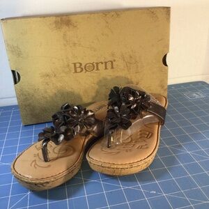 BORN Leather Sandals sz 8 M New in Box